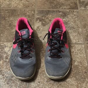 Nike Women's metcon 3 Gray and Pink Running Shoes